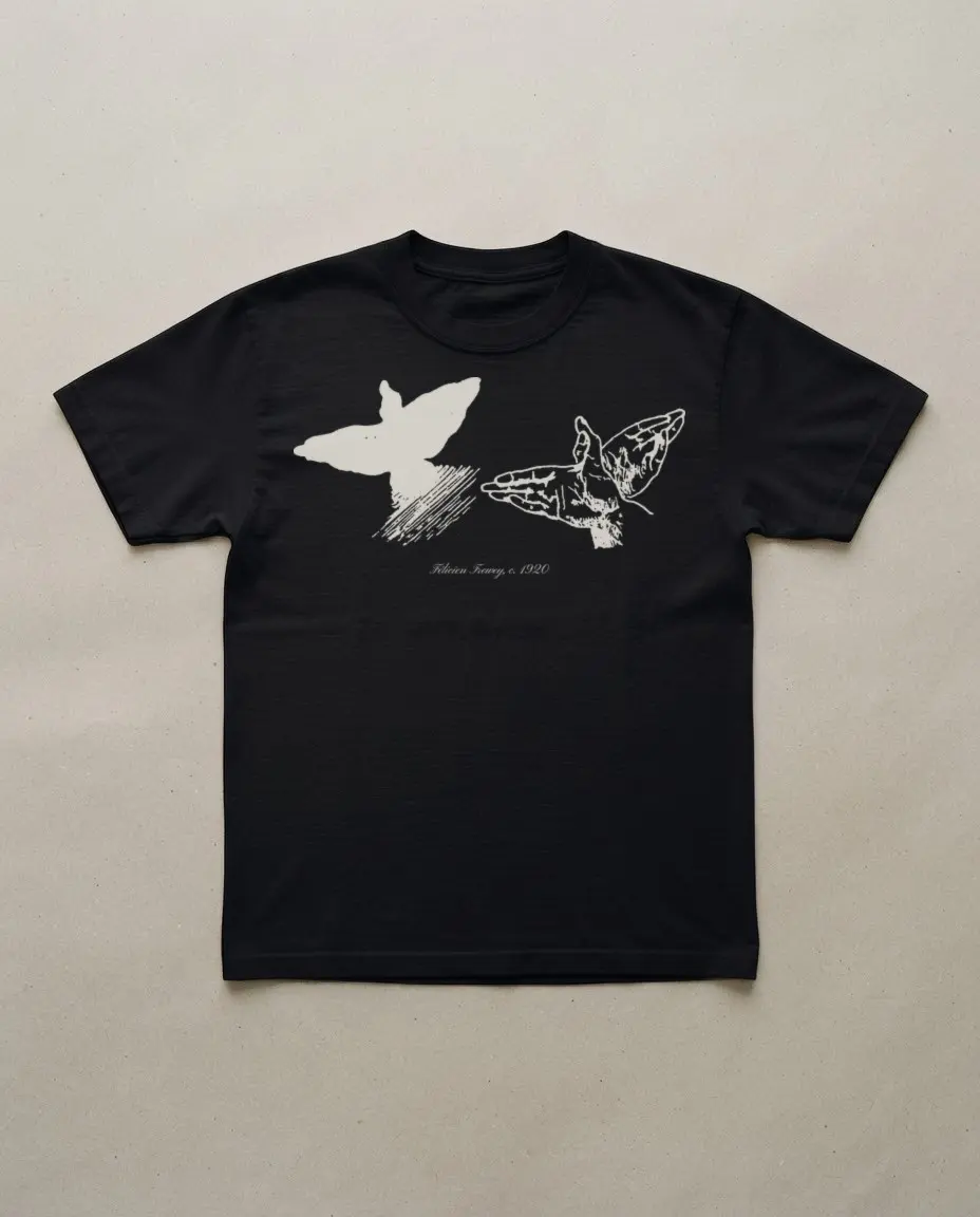 Camiseta negra con la sombra de un pájaro impresa en blanco